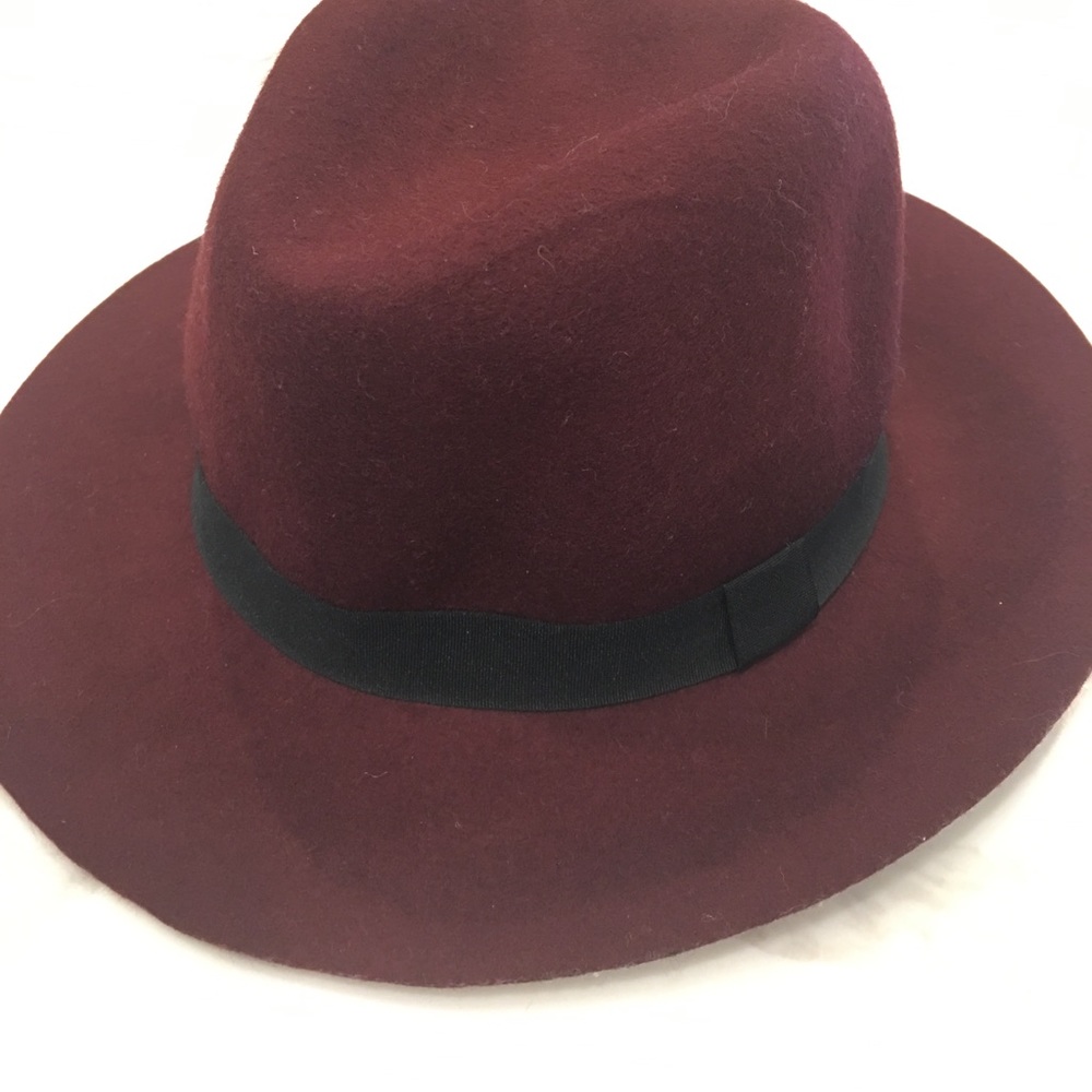 Fedora - Picture 2 of 3